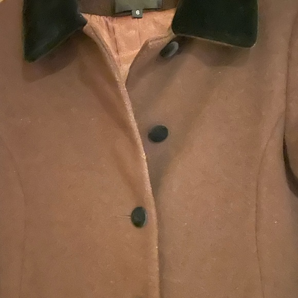 Halston size 6 brown wool coat with black velvet trim - Picture 2 of 4